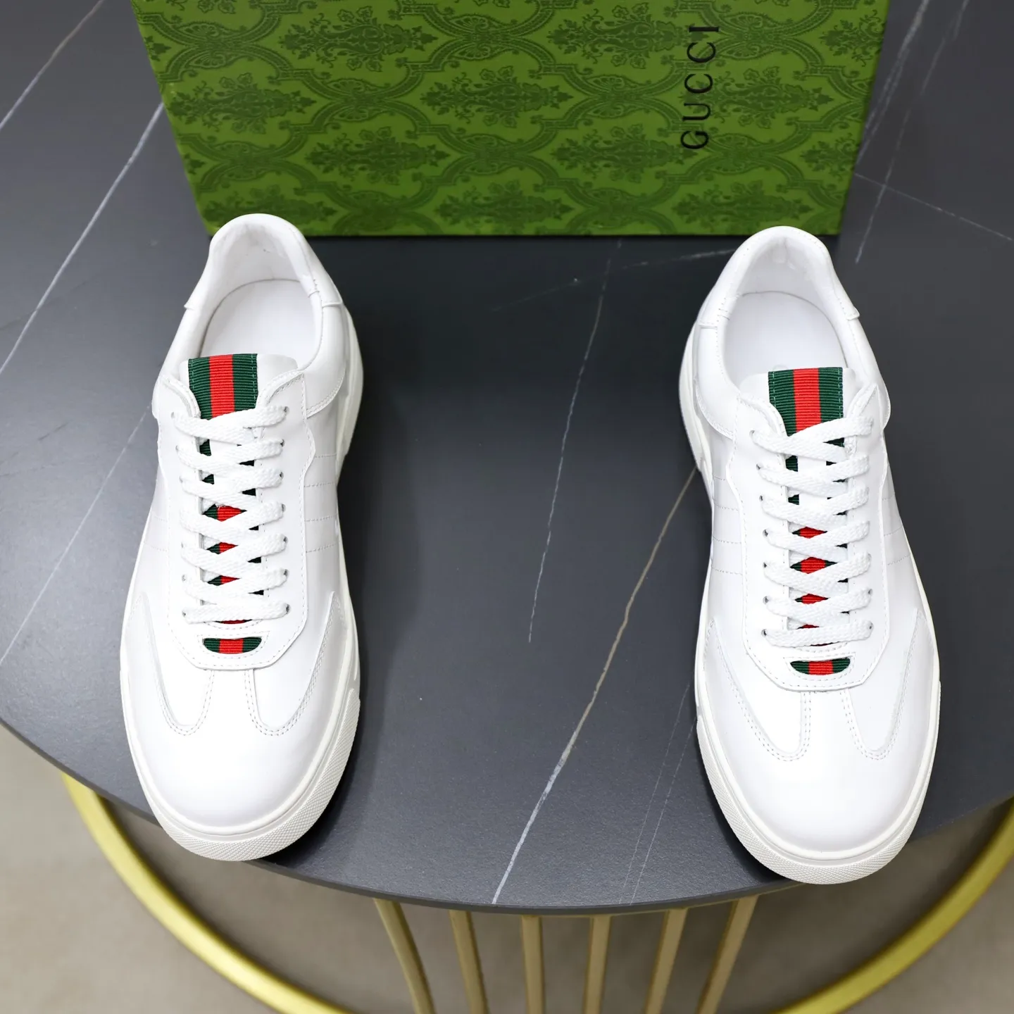 Ex-factory price: 400💰🙅‍♂️🙅‍♂️🙅‍♂️ Brand: Gucci GUCCi Standard code: 38-44 (45 customized) Grade: Same as the official website Material: Original leather splicing Comfortable and breathable sheepskin lining Original wear-resistant outsole Style category: Men's fashionable casual shoes Running sneakers Distinguished luxury brand elements Top luxury Color: actual picture color